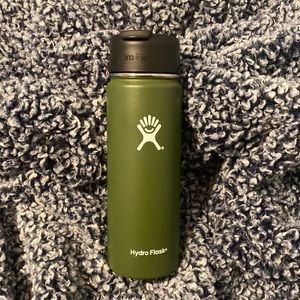 Army Green 20oz (coffee, tea, etc..) Hydro flask